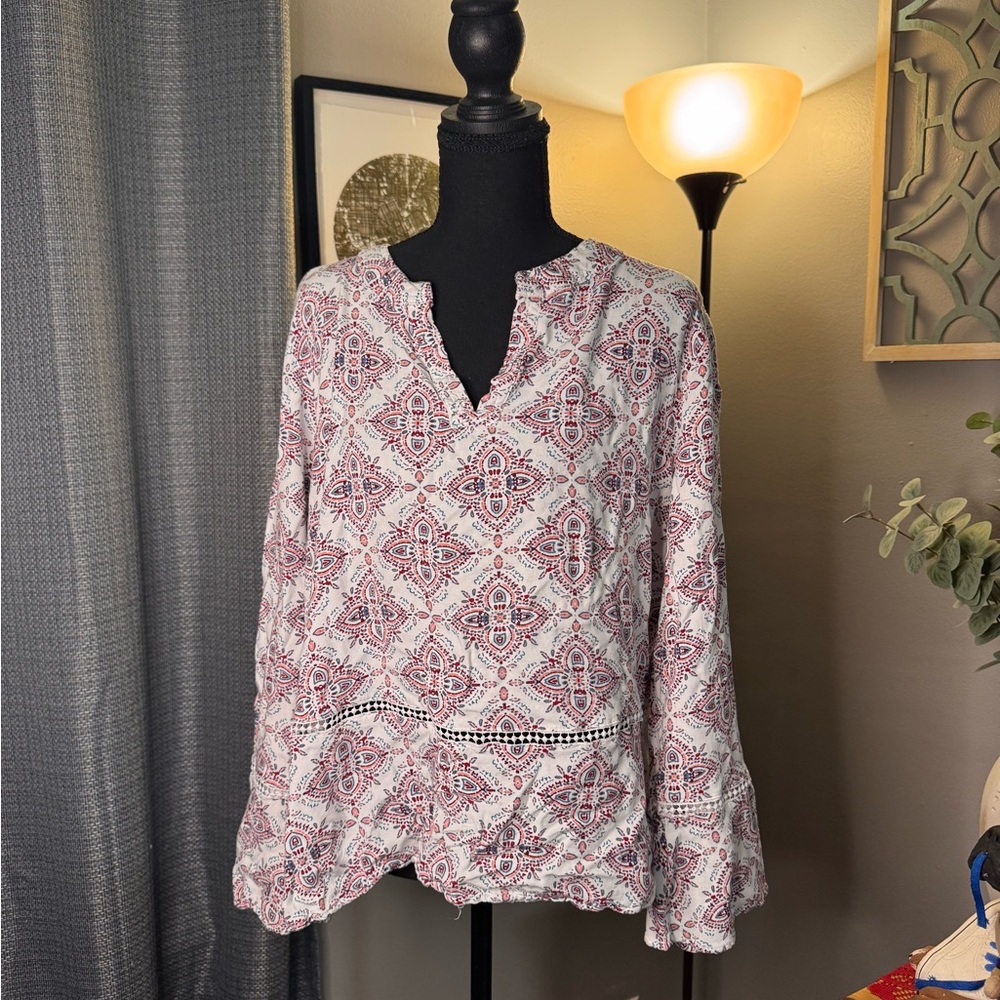 Chic Patterned Women's Blouse in Pink and White